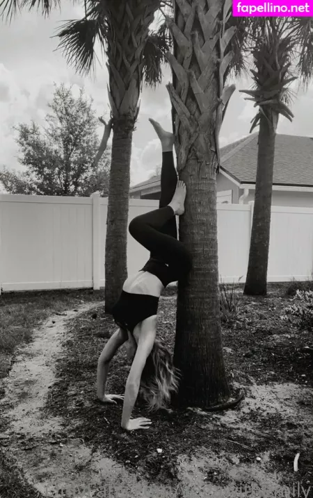 Yogawithemily OnlyFans Thumbnail #Ii6xRwJkUz