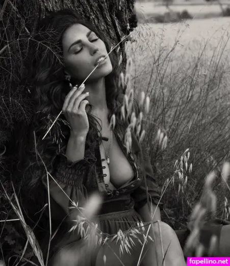 Yolanthe Cabau OnlyFans Thumbnail #lraHr5NJO1