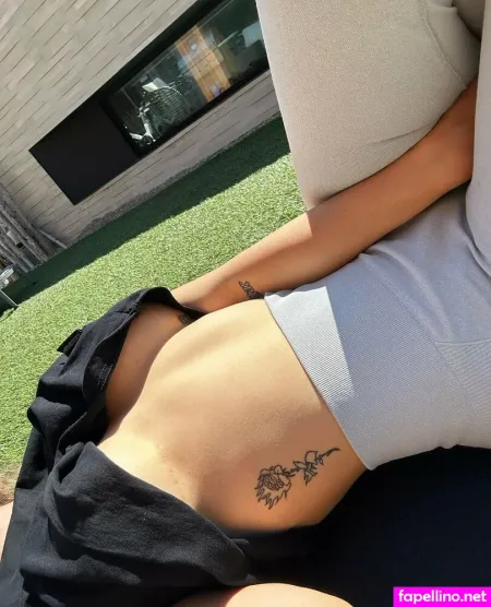 Yololaryfreeonlyfans OnlyFans Thumbnail #8xZpVGdai1