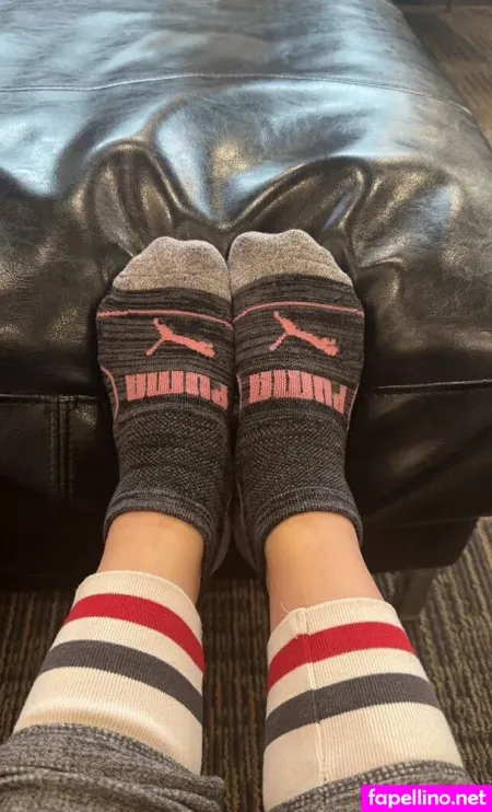 Yomfeet OnlyFans Thumbnail #BFJmD4wS50