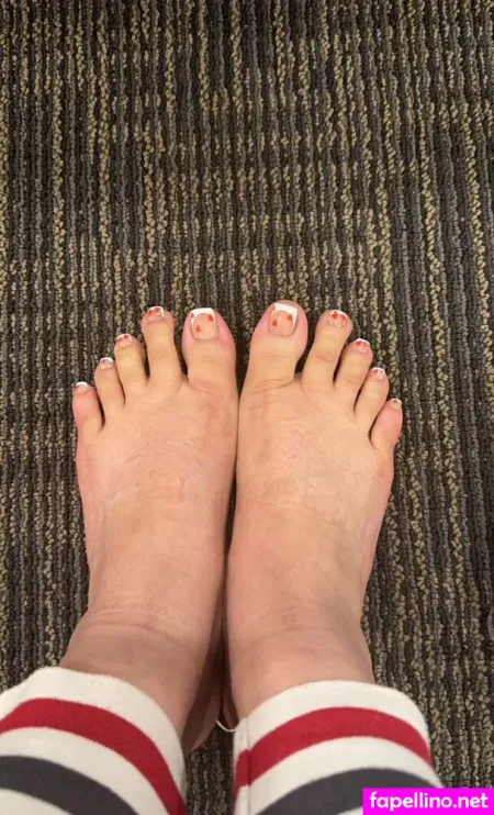 Yomfeet OnlyFans Thumbnail #pJ3HLcqDxV