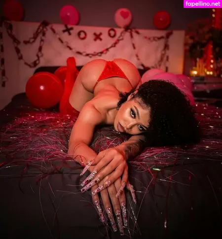 Yona Galvao OnlyFans Thumbnail #FamAnbEIYp