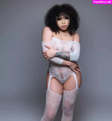 Yona Galvao OnlyFans Thumbnail #MrJeNAg5m2