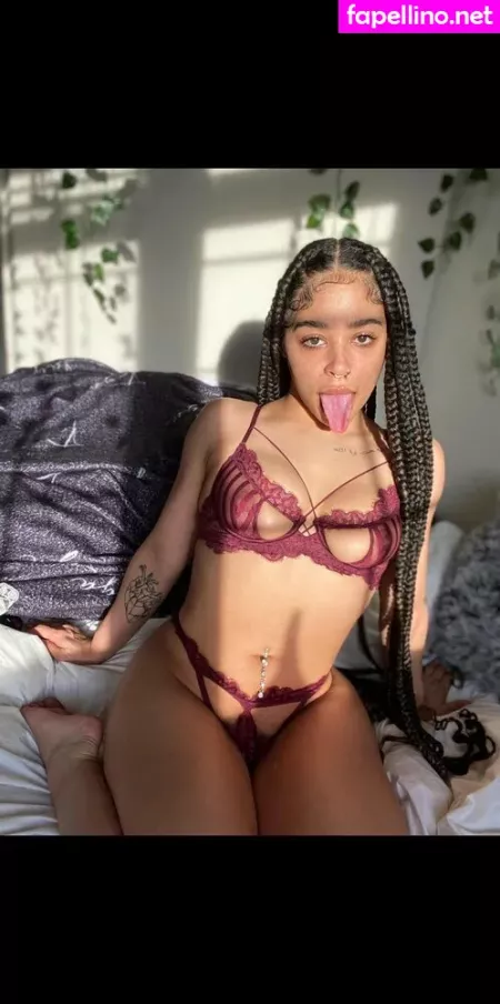 Yona Galvao OnlyFans Thumbnail #oQb0izUUWt