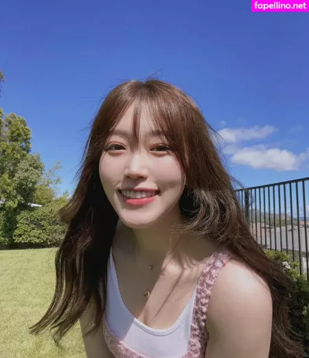 Yoojin OnlyFans Thumbnail #XLouxGgy3W