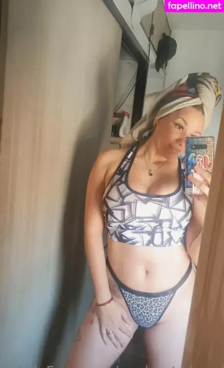 Youhootwhree OnlyFans Thumbnail #2wWKwwBjBk