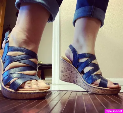 Youlovemyfeettrample OnlyFans Thumbnail #66NT0V8EF4