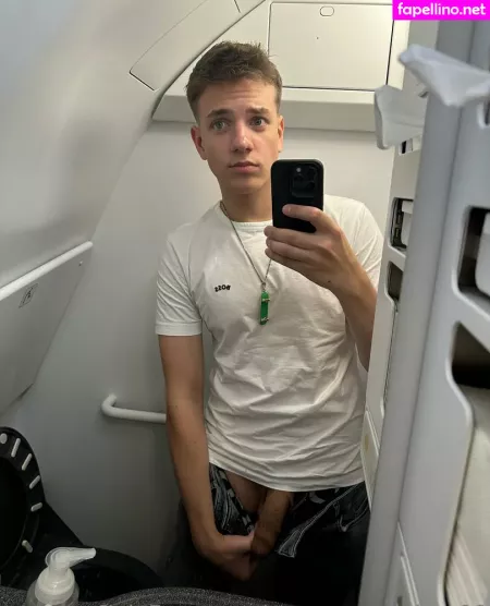 Youngaussieboy98 OnlyFans Thumbnail #DZIVByDhG3