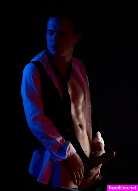 Younge92 Free Main Profile Photo