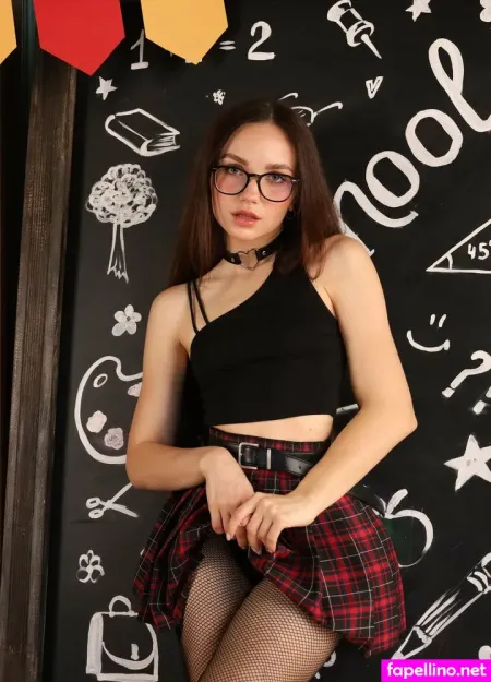 Youngy Lizzy 15 OnlyFans Thumbnail #oKuLbf3j0s