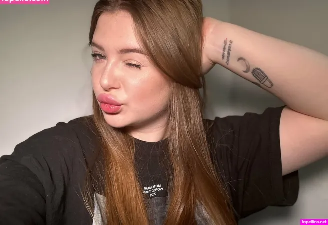 Your Baby Arina OnlyFans Thumbnail #1HI8mBYU0a