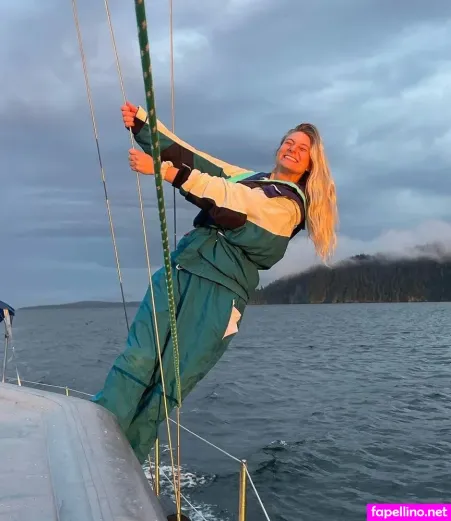 Your Bush Queen OnlyFans Thumbnail #AXPwBwuCgN