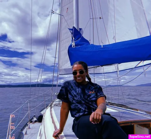 Your Bush Queen OnlyFans Thumbnail #OmK3PWa9pl