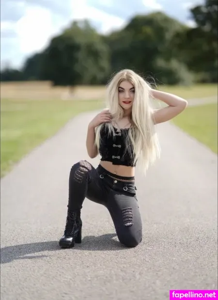 Your Dream Girlfriend OnlyFans Thumbnail #J7c8Ba7J83