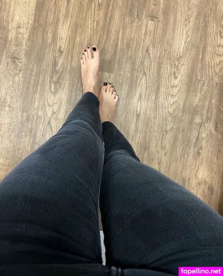 Your Feet Fantasies OnlyFans Thumbnail #wtbnoYDiGv