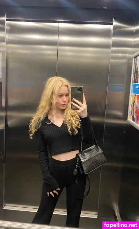 Yourangelmaria OnlyFans Thumbnail #J9HC8kSoZW