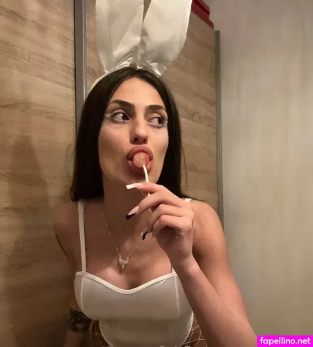 Yourbaeroxi OnlyFans Thumbnail #Tw3bJ6OFuR