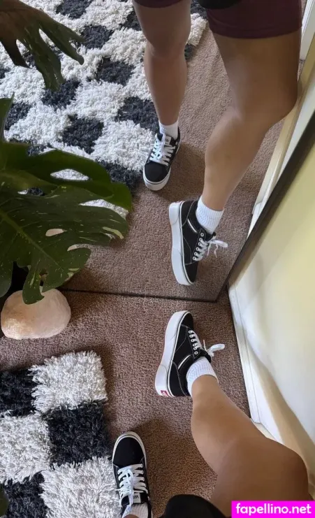 Yourbarefootbae OnlyFans Thumbnail #NSuVA9TgAk