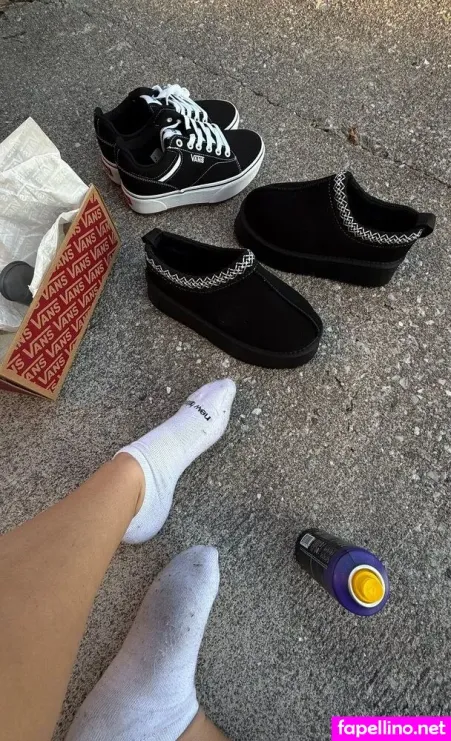 Yourbarefootbae OnlyFans Thumbnail #qHkFAKsRLx