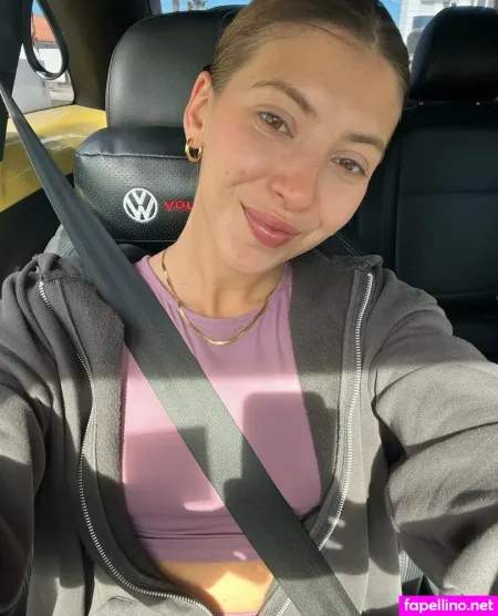 Yourdreamavery OnlyFans Thumbnail #UH79o5dtQ9