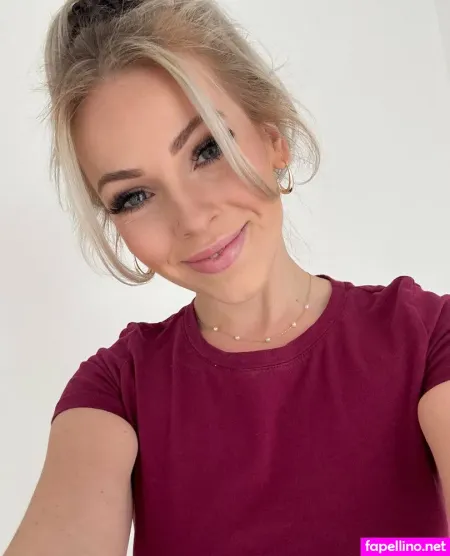 Yourfavblondefree OnlyFans Thumbnail #CDxAJdzjsk