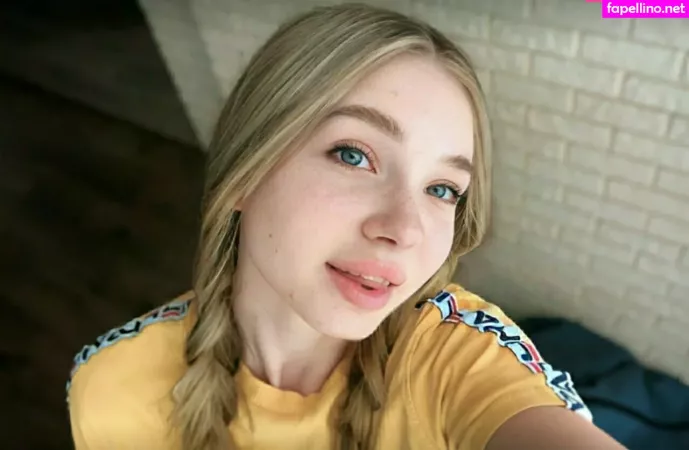 Yourfoxygirlxo OnlyFans Thumbnail #0eY58yS26W