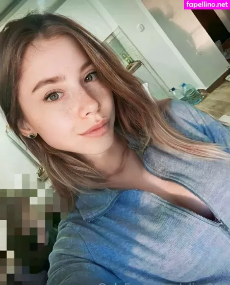 Yourfoxygirlxo OnlyFans Thumbnail #59w2tNeu23