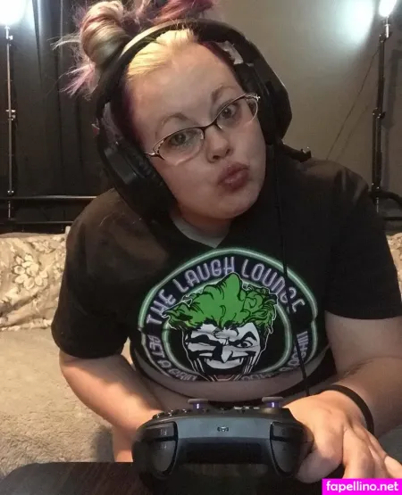 Yourgalphronia OnlyFans Thumbnail #E6ZEbUELuj