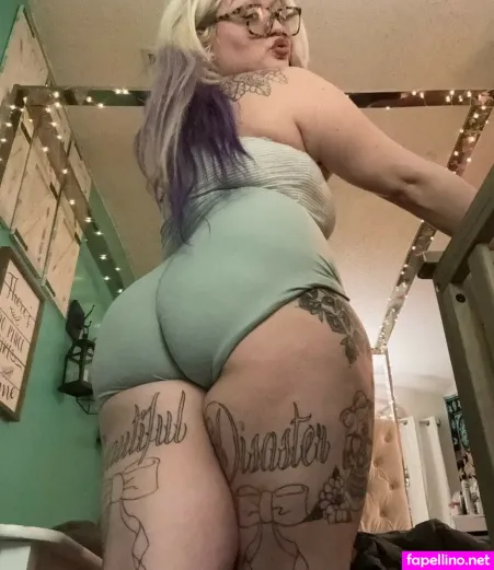 Yourgirlfriend22 Main Profile Photo