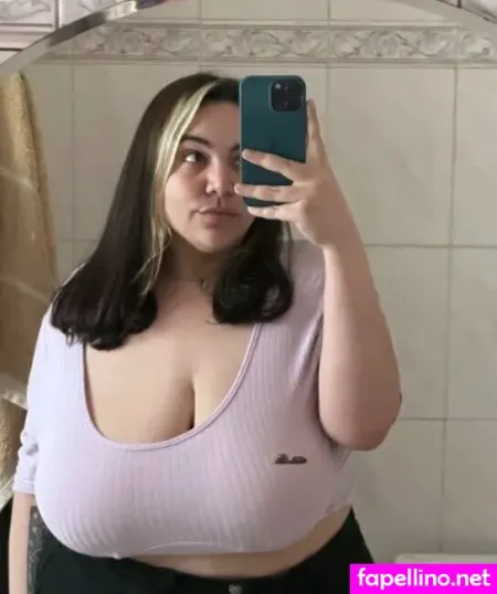 Yourgirllolax OnlyFans Thumbnail #MR2VikM1oA