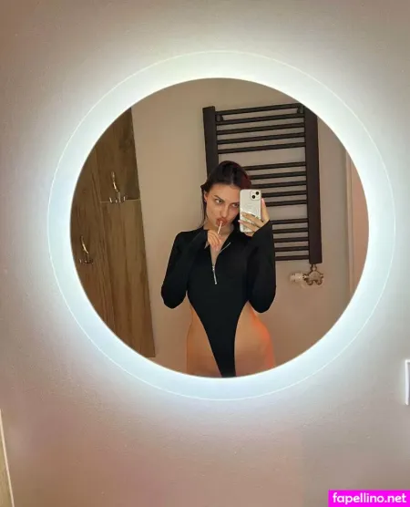 Yourlittlemiaaa OnlyFans Thumbnail #RndU022Shg