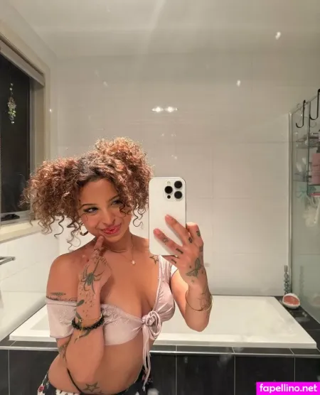 Yourlittlesuperstarr OnlyFans Thumbnail #M4FXfStZ01