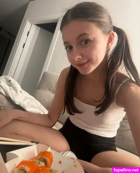 Yourllittleprincesss OnlyFans Thumbnail #DcXcNzSXB1