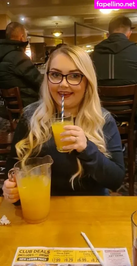 Yourlucyloo OnlyFans Thumbnail #i2GS8Yrm8Q