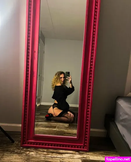 Youronlyabsinthe OnlyFans Thumbnail #L9QBtKSVyS