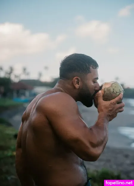 Yourpersianking OnlyFans Thumbnail #lRW6AA8agR