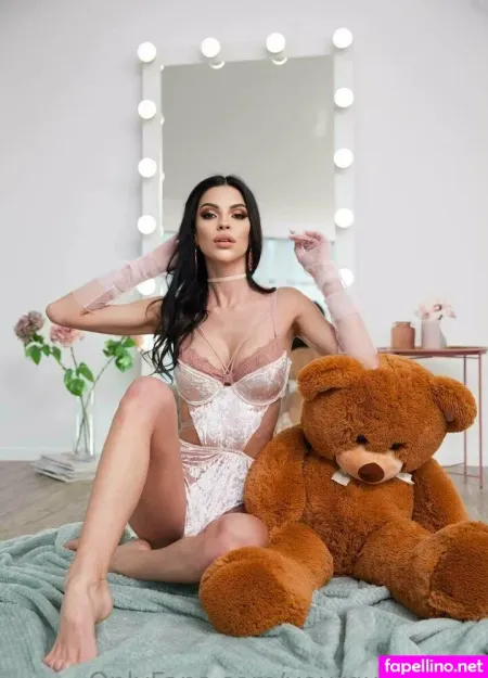 Yourqueenkira OnlyFans Thumbnail #xqNobYUq6O