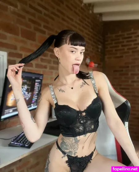 Yoursaria OnlyFans Thumbnail #HCFkTVASFy