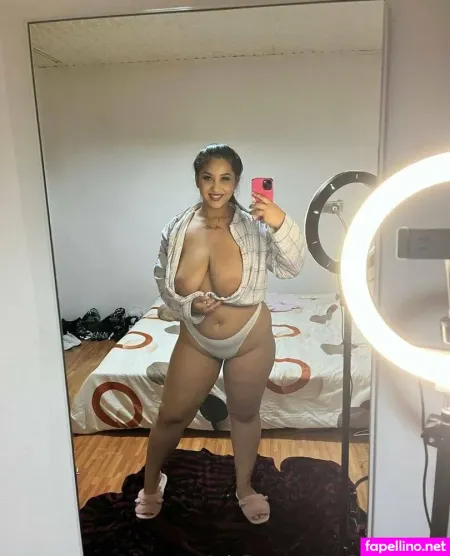 Yoursexyirinaa OnlyFans Thumbnail #0cgeR2HrDy