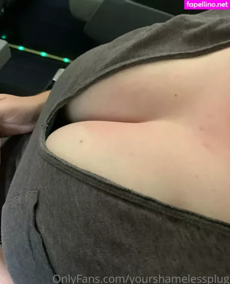 Yourshamelessplug OnlyFans Thumbnail #6C7A63RIpx