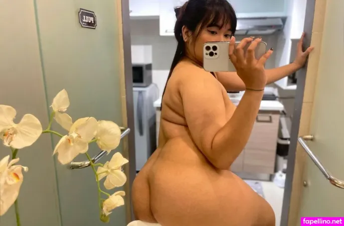 Yoursie Nna OnlyFans Thumbnail #0rMHZ0sFHi