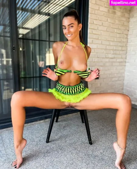 Yoya Grey OnlyFans Thumbnail #gnKu3dx7d0