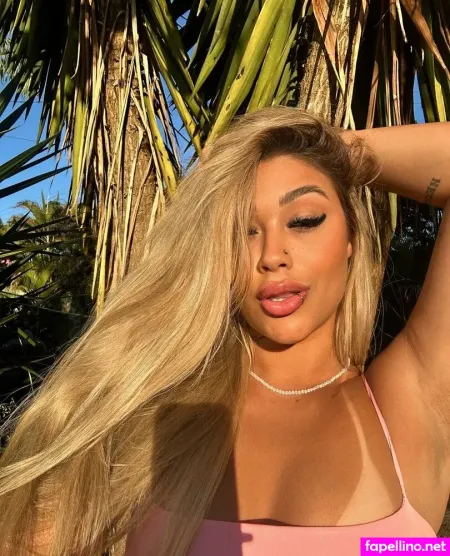 Yris Padilha Main Profile Photo