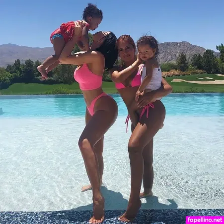 Yris Palmer OnlyFans Thumbnail #K5UFJ2mxS2