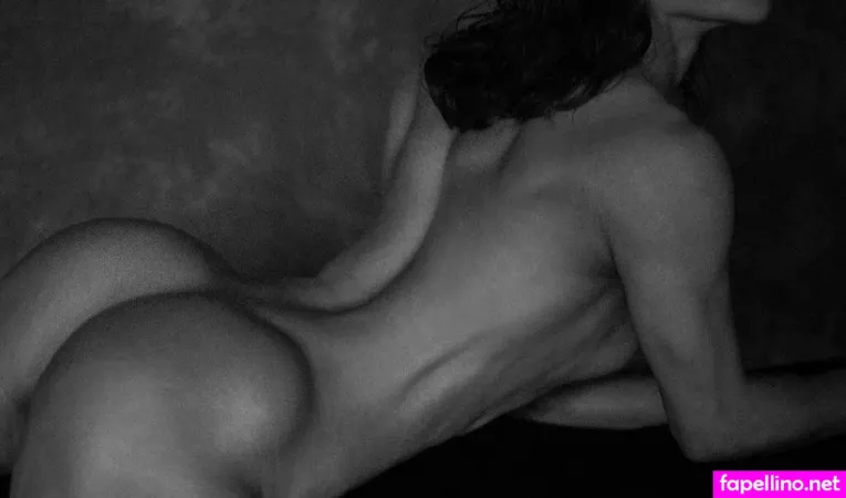Yuanherong OnlyFans Thumbnail #tCuO2fBh4q