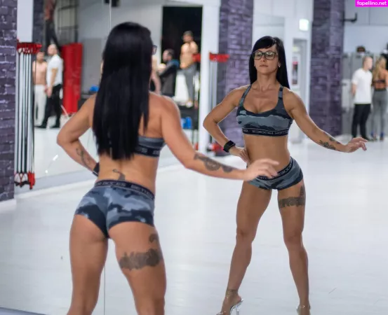 Yuli Giller OnlyFans Thumbnail #cn7J2Endwm