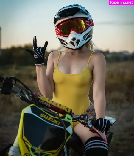 Yuliya Fox OnlyFans Thumbnail #2FoGOkenLu