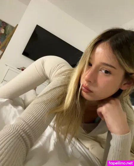 Yumii17 Sad Mikassa Aline Borinsky Main Profile Photo