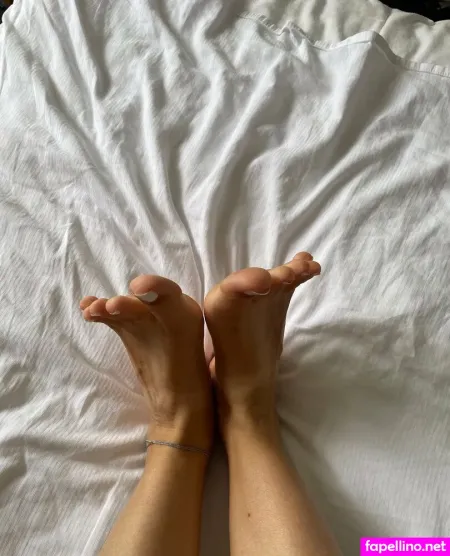 Yummifeetgirl OnlyFans Thumbnail #oNBsa2kkY2