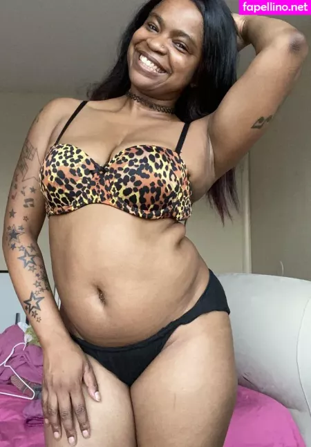 Yummybrownfox OnlyFans Thumbnail #E9DTbjZpV0